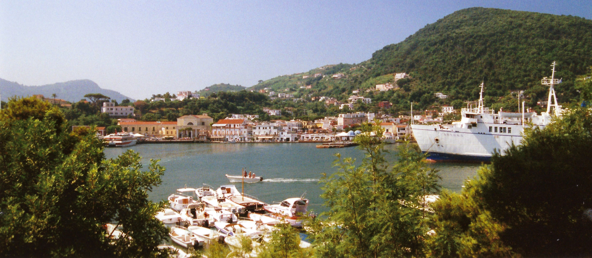 Hafen von Ischia Porto